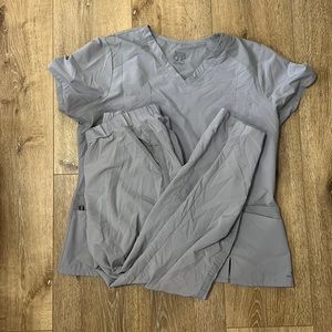 Barco one scrub set